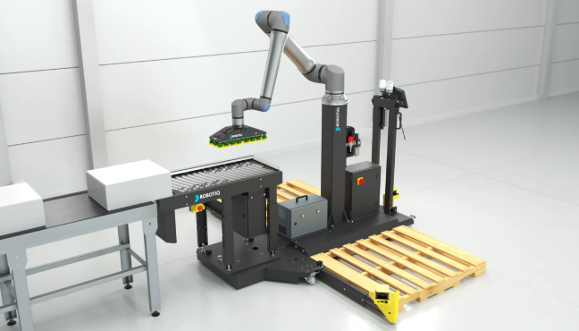 Robotiq PAL Ready unload pallet to conveyor line