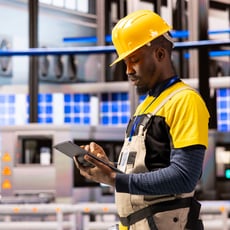 male-engineer-analyzed-industry-40-system-smart-manufacturing-plant